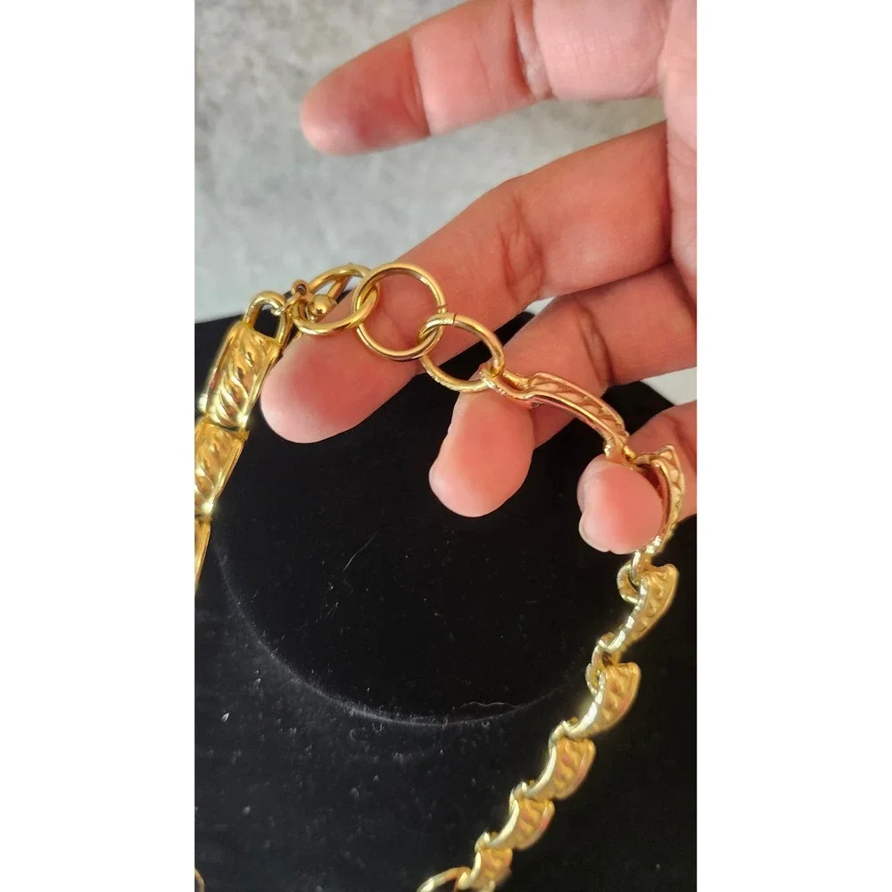 Gorgeous Gold Plated Womens Textured Statement Choker‎ Necklace